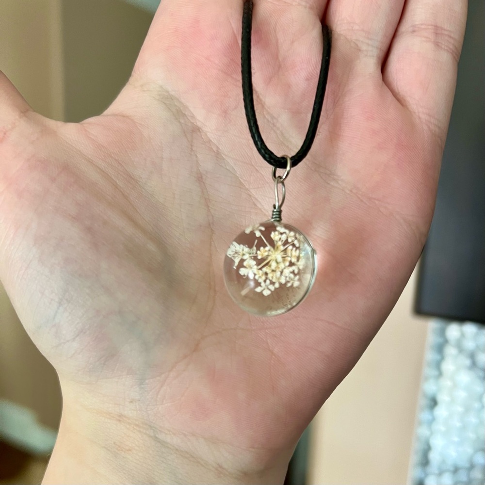 Elegant Pressed Floral Pendant Necklace